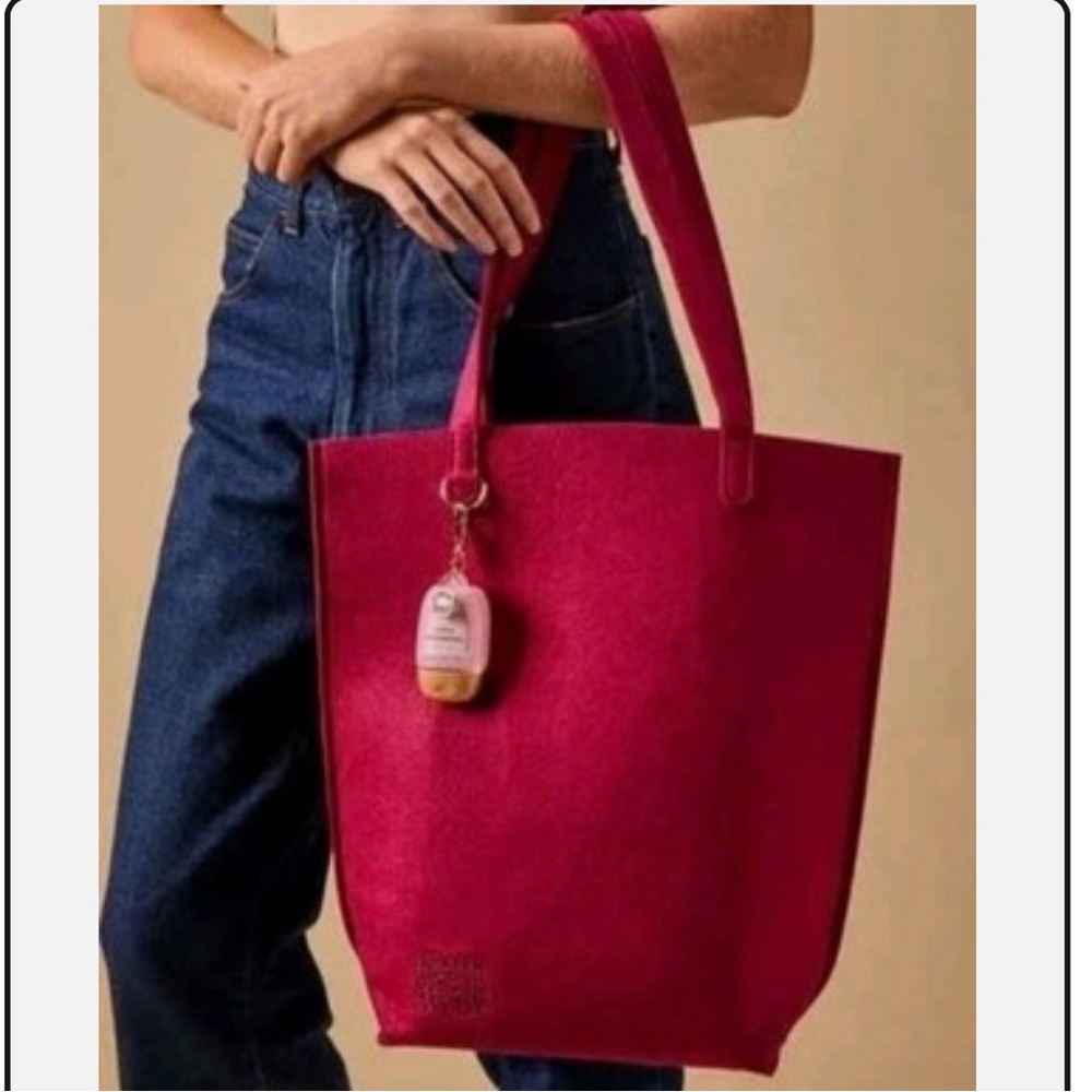 🆕 Bath & Body Works 💓 Magenta Pink 💓 Felt Holiday Tote Bag
